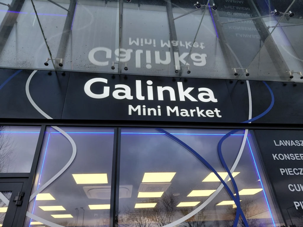 Kaseton reklamowy dla sklepu spożywczego Galinka, produkcja i montaż Warszawa
