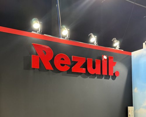 logo na ścianę