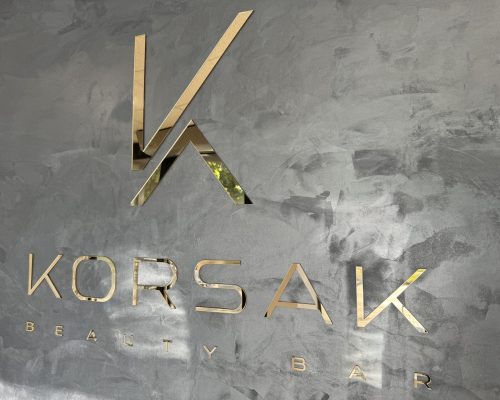 logo na ścianę
