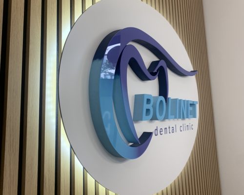 logo na ścianię